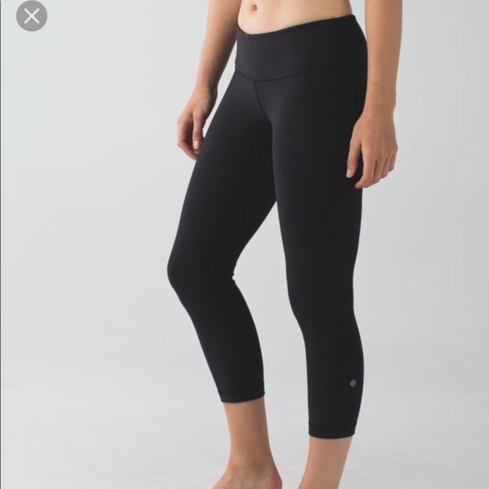 NWT lululemon Wunder Under Crop (mid rise)